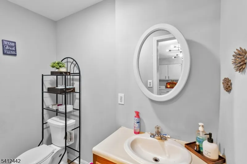 208 E Price St Linden City, NJ 07036