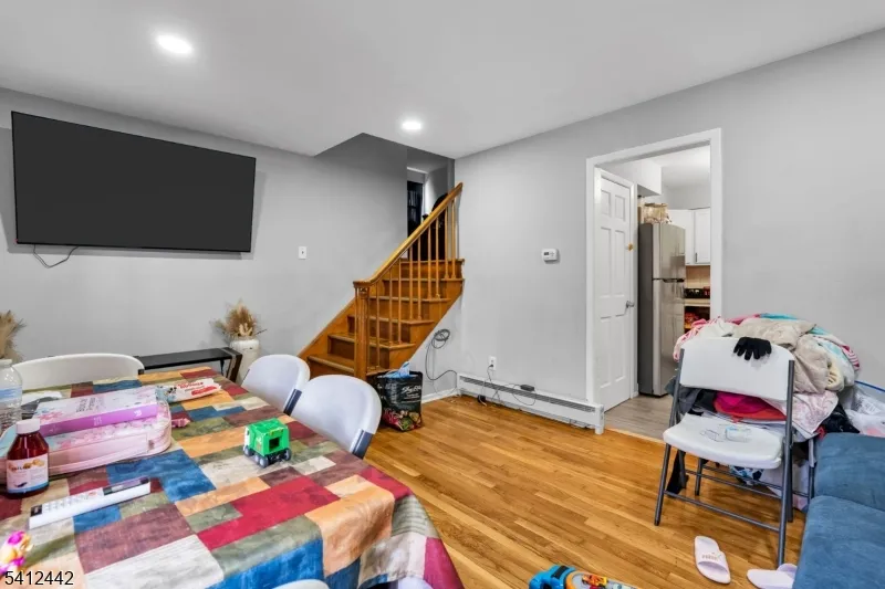 208 E Price St Linden City, NJ 07036