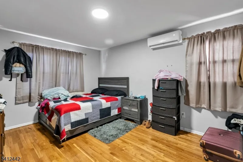 208 E Price St Linden City, NJ 07036