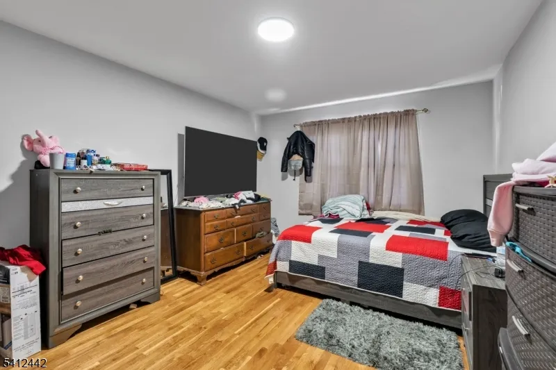 208 E Price St Linden City, NJ 07036