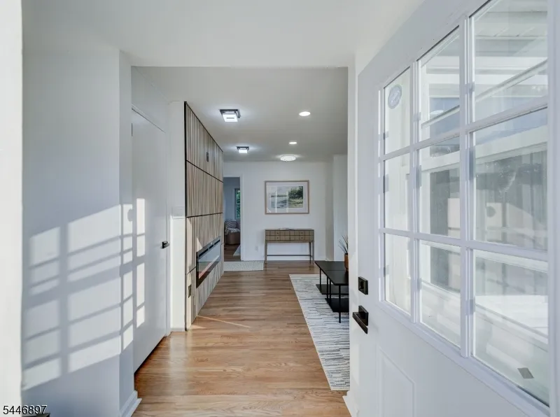271 Valley Rd Clark, NJ 07066