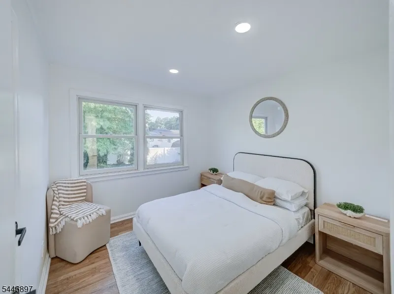 271 Valley Rd Clark, NJ 07066