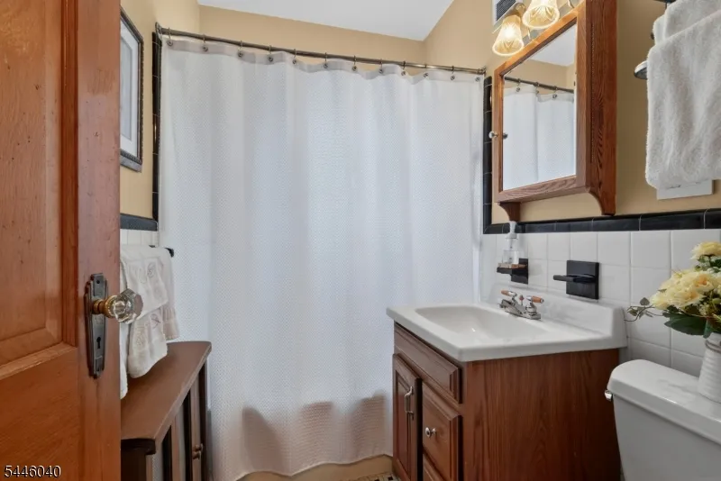 38 Hackensack St Wood-Ridge, NJ 07075