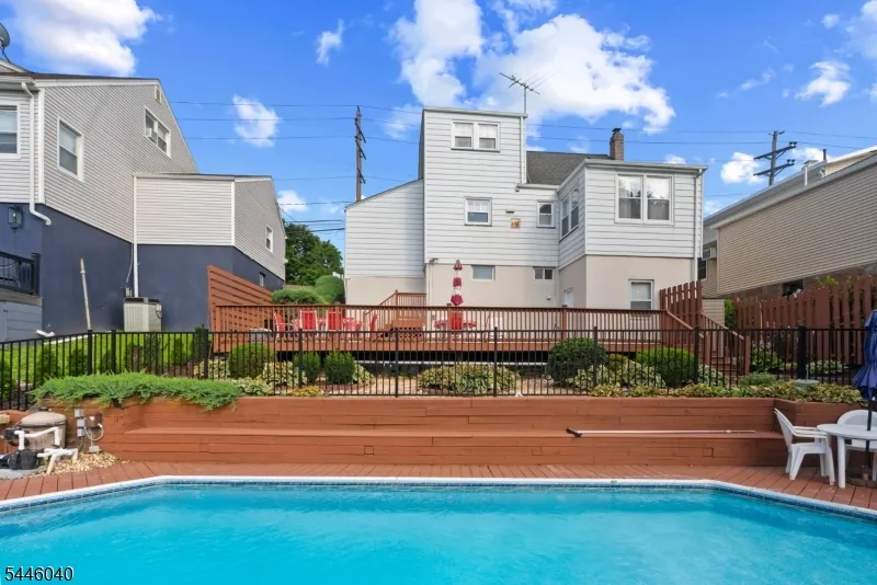 38 Hackensack St Wood-Ridge, NJ 07075