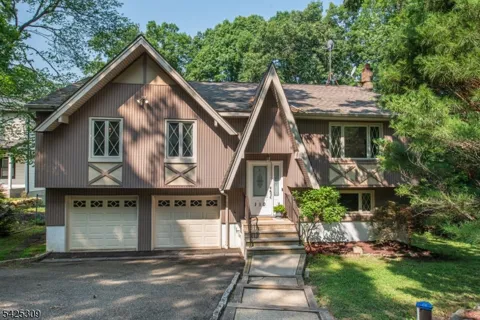 110 Unger Ave