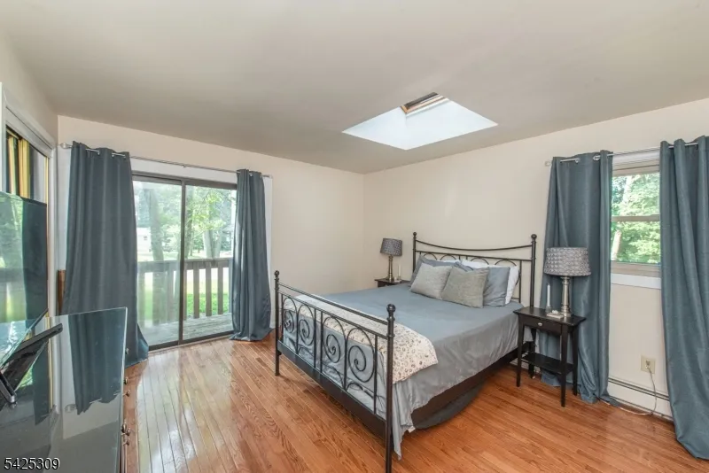 110 Unger Ave Hopatcong, NJ 07874
