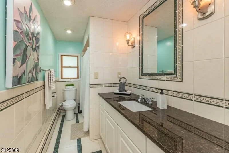 110 Unger Ave Hopatcong, NJ 07874