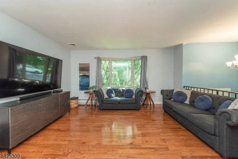 110 Unger Ave Hopatcong, NJ 07874
