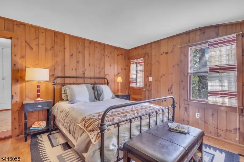 22 Ithanell Rd Hopatcong, NJ 07843