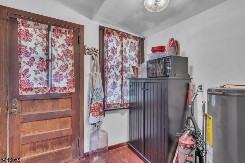 22 Ithanell Rd Hopatcong, NJ 07843