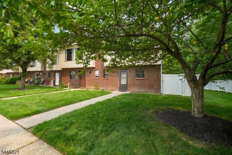 25 Driscoll Ct #1 Unit 1 North Brunswick, NJ 08902