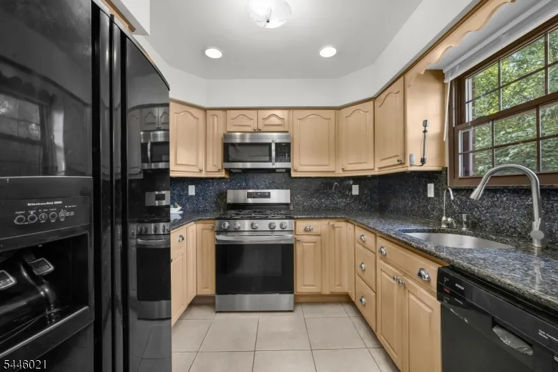 25 Driscoll Ct #1 Unit 1 North Brunswick, NJ 08902