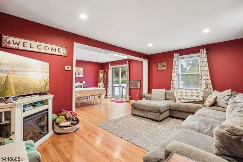 78 Legion Pl Paramus, NJ 07652