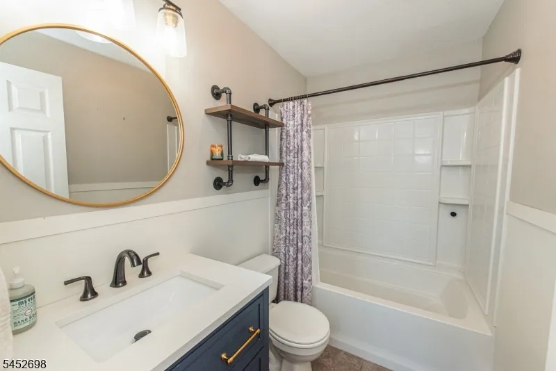 904 Crest Rd Stillwater, NJ 07860