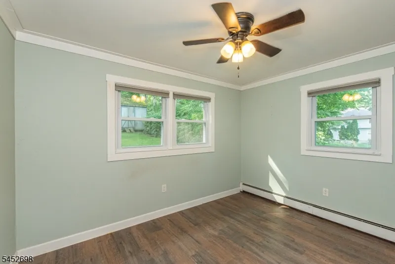 904 Crest Rd Stillwater, NJ 07860