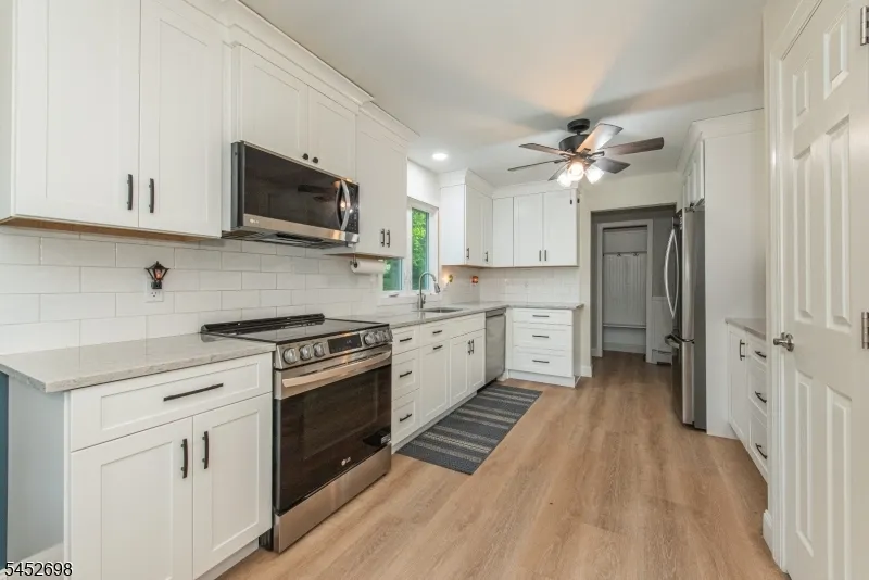 904 Crest Rd Stillwater, NJ 07860