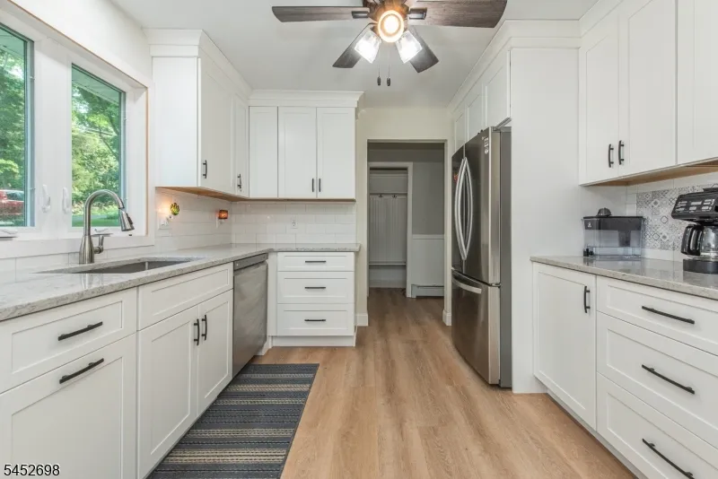 904 Crest Rd Stillwater, NJ 07860