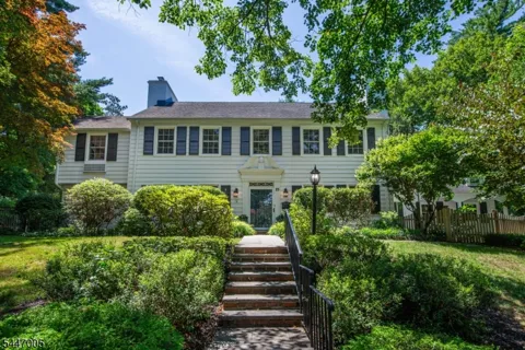 25 West Rd