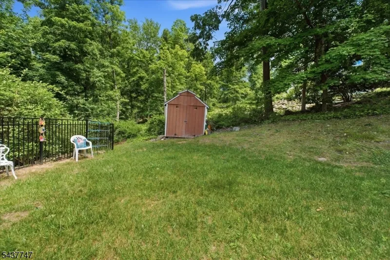 1 Woodlawn Rd Sparta, NJ 07871