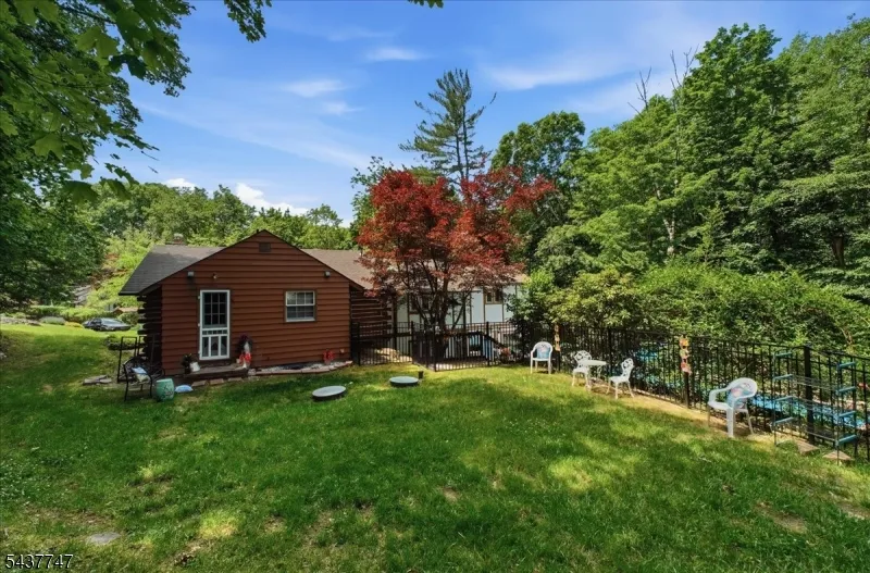 1 Woodlawn Rd Sparta, NJ 07871
