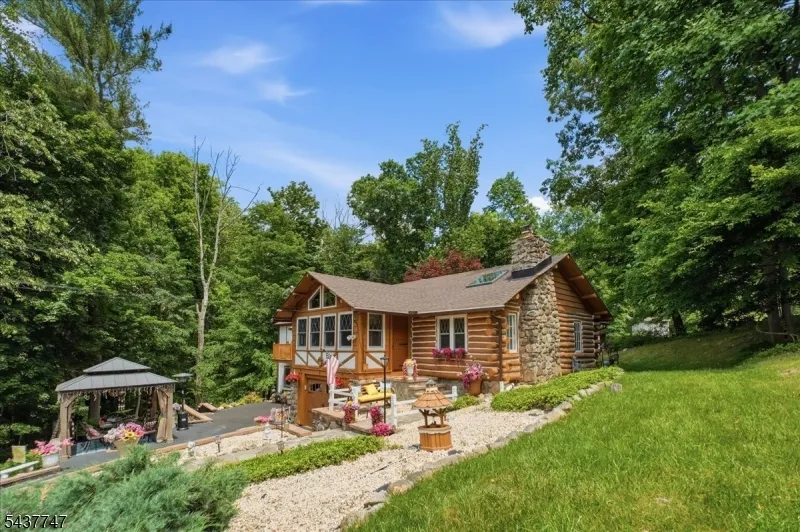 1 Woodlawn Rd Sparta, NJ 07871