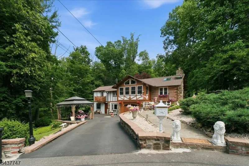 1 Woodlawn Rd Sparta, NJ 07871