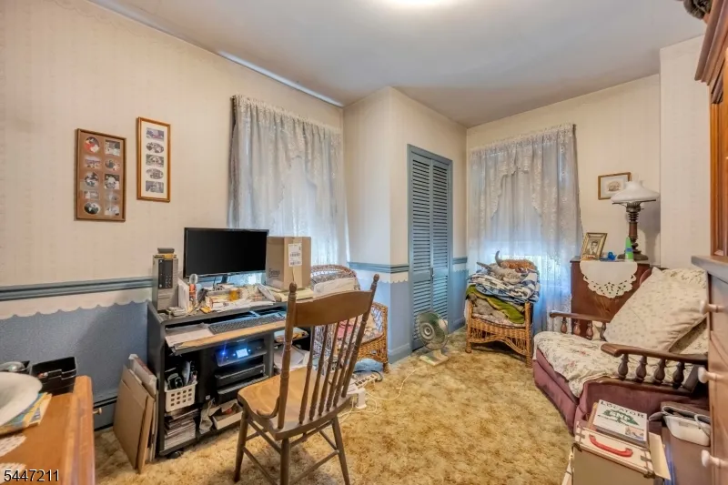 438 Church Rd Holland, NJ 08848