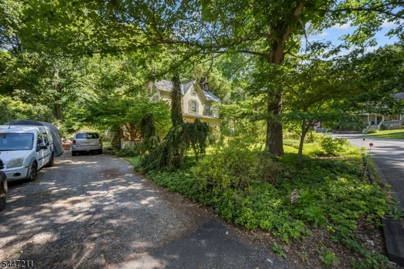 438 Church Rd Holland, NJ 08848