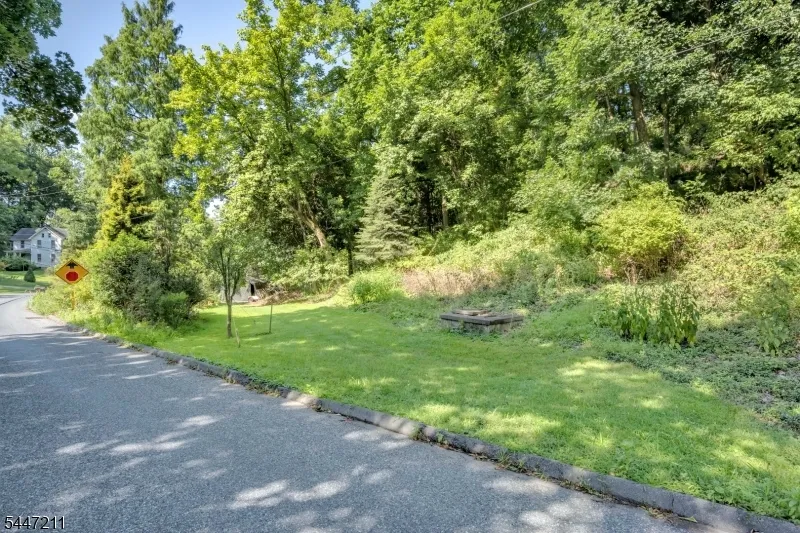 438 Church Rd Holland, NJ 08848