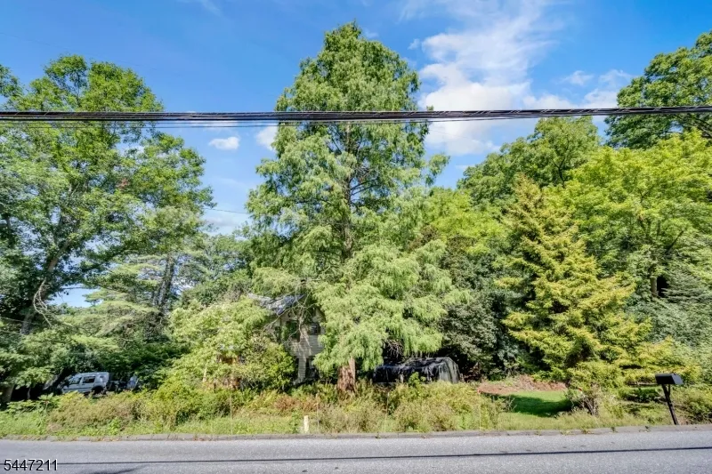 438 Church Rd Holland, NJ 08848