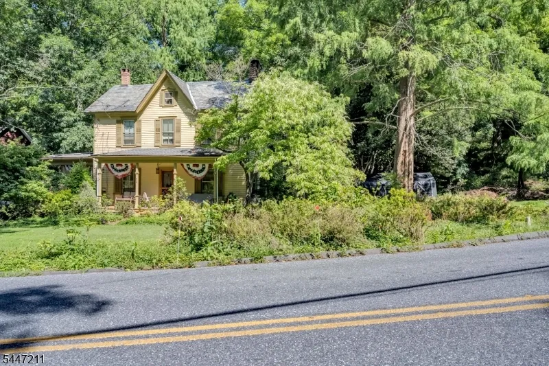 438 Church Rd Holland, NJ 08848