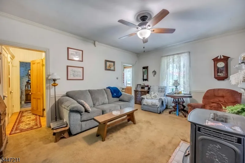 438 Church Rd Holland, NJ 08848