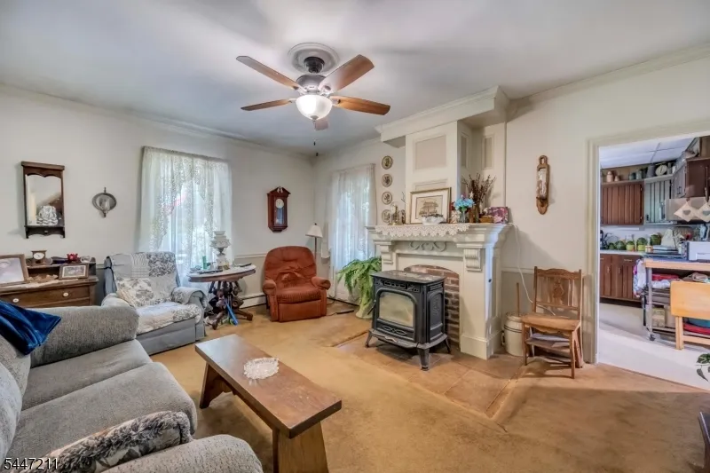 438 Church Rd Holland, NJ 08848