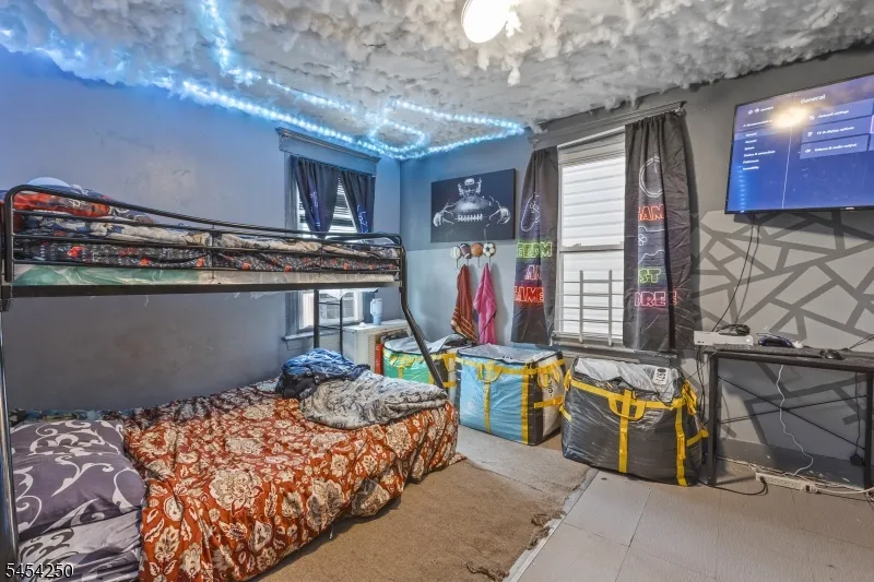 42 Mead St Newark City, NJ 07106