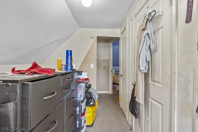 42 Mead St Newark City, NJ 07106