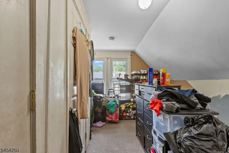42 Mead St Newark City, NJ 07106