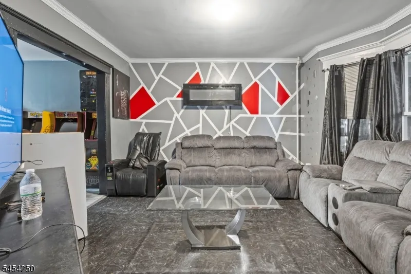 42 Mead St Newark City, NJ 07106