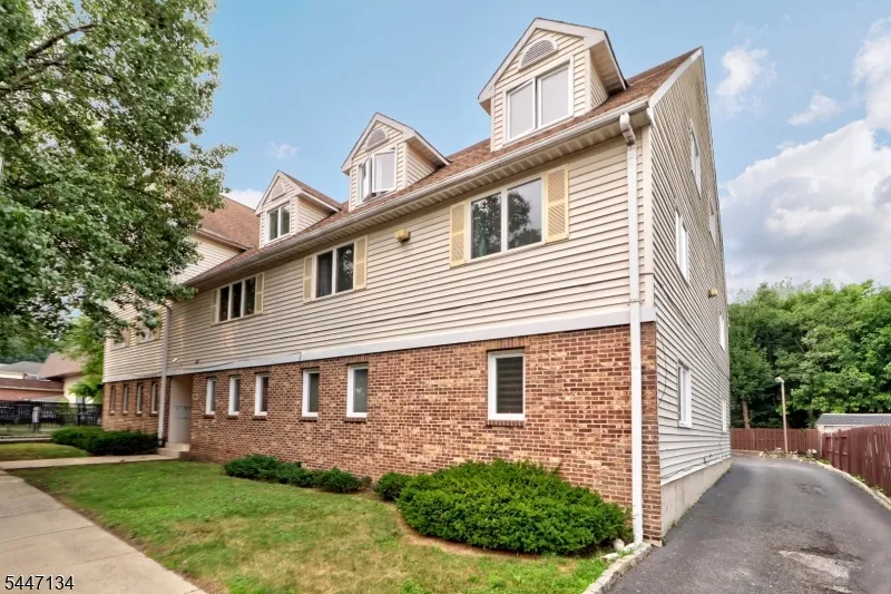 14 Lawrence St #3A Unit 3A Bloomfield, NJ 07003