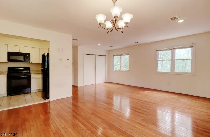 14 Lawrence St #3A Unit 3A Bloomfield, NJ 07003