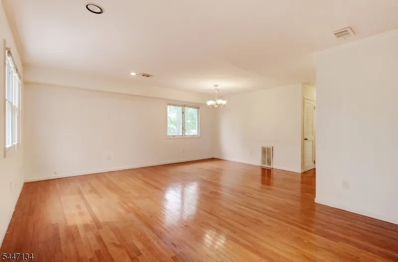 14 Lawrence St #3A Unit 3A Bloomfield, NJ 07003
