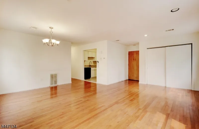 14 Lawrence St #3A Unit 3A Bloomfield, NJ 07003