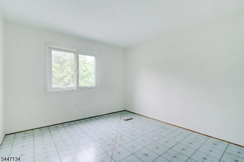 14 Lawrence St #3A Unit 3A Bloomfield, NJ 07003