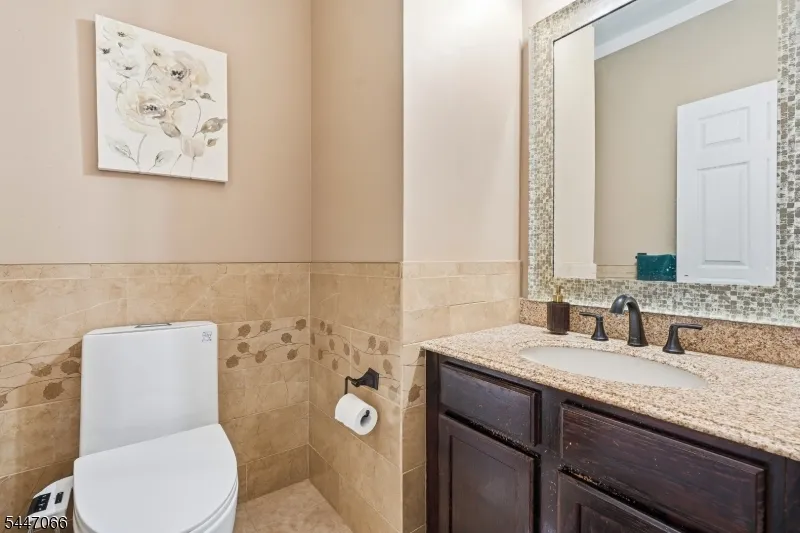 4 Reins Ct Franklin, NJ 08873