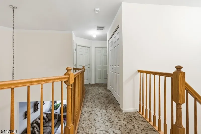 4 Reins Ct Franklin, NJ 08873