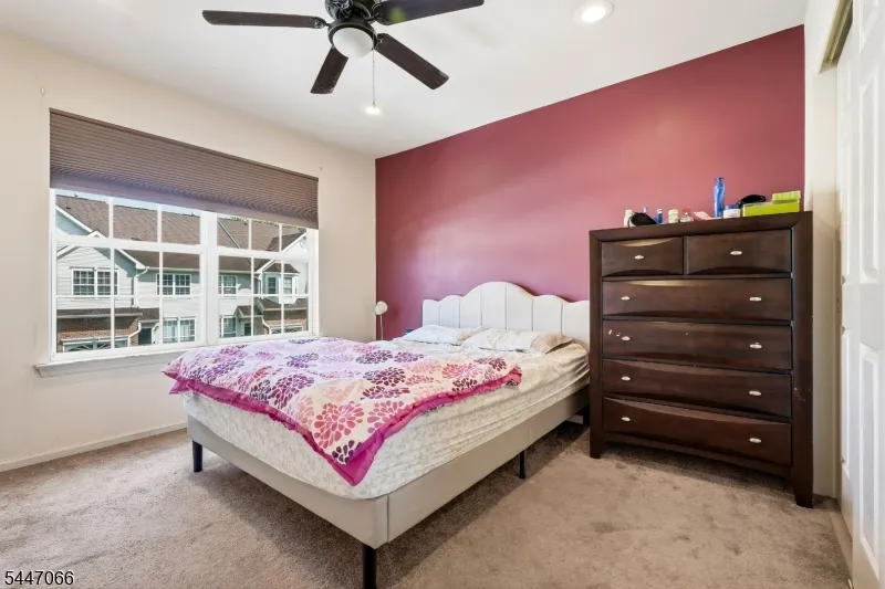 4 Reins Ct Franklin, NJ 08873