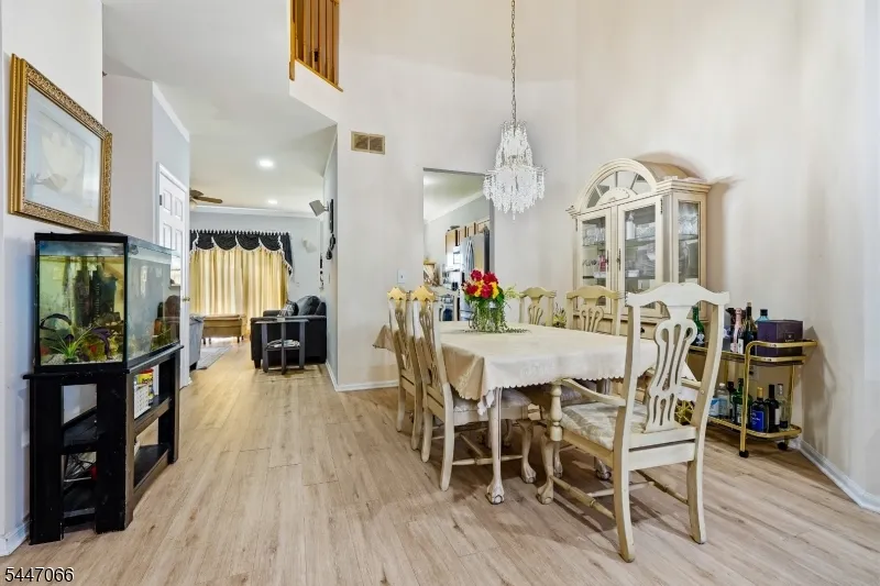4 Reins Ct Franklin, NJ 08873