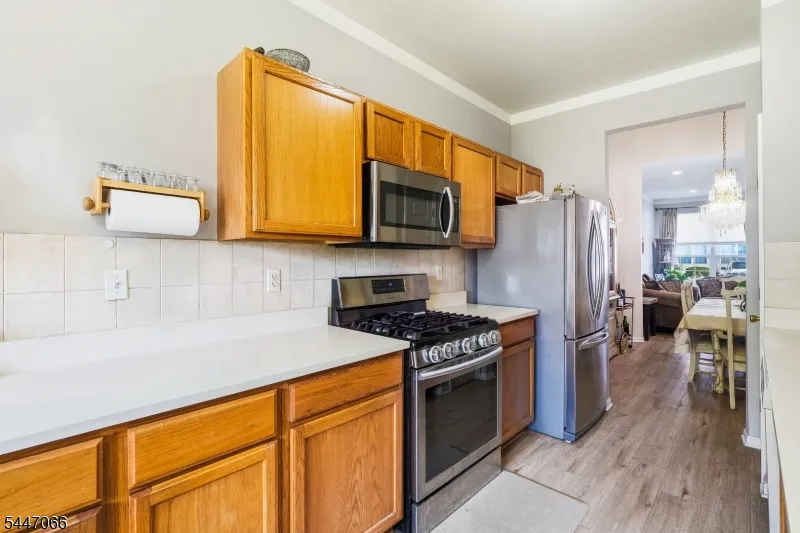 4 Reins Ct Franklin, NJ 08873