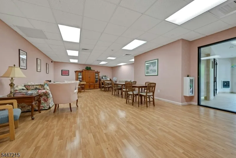 189 Forest Ave #213 Unit 213 Paramus, NJ 07652
