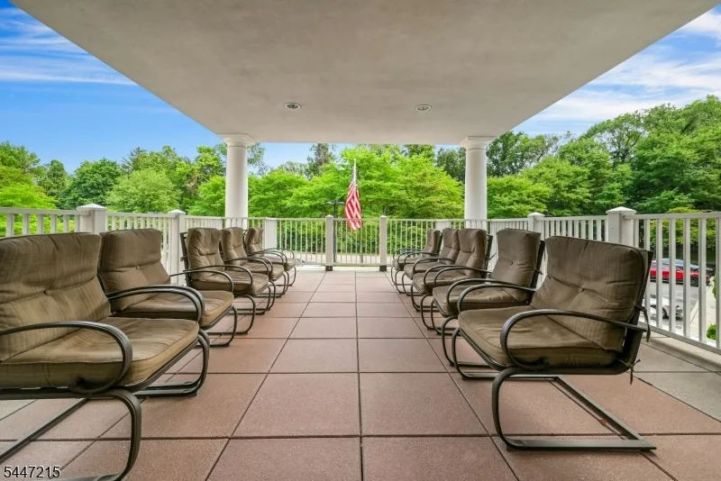 189 Forest Ave #213 Unit 213 Paramus, NJ 07652