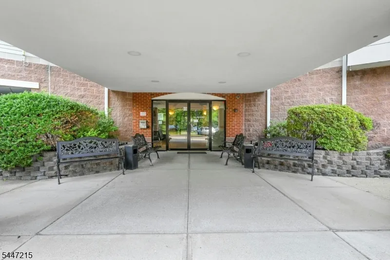 189 Forest Ave #213 Unit 213 Paramus, NJ 07652